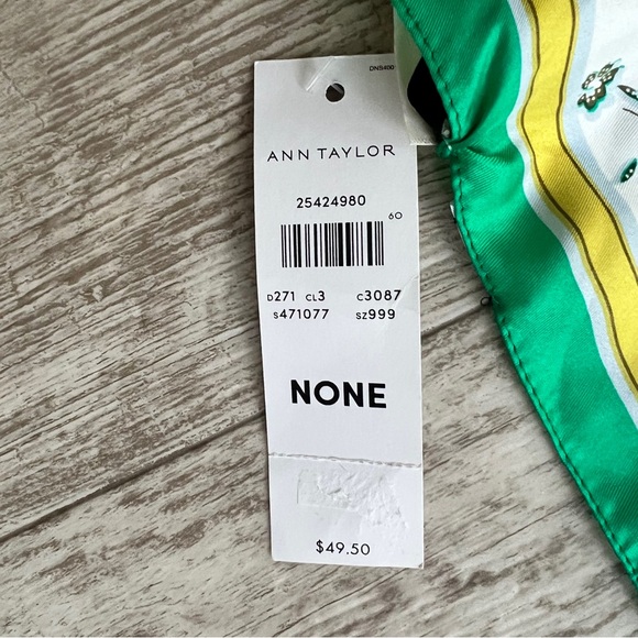 Ann Taylor Green and Yellow Scarf - Picture 4 of 7